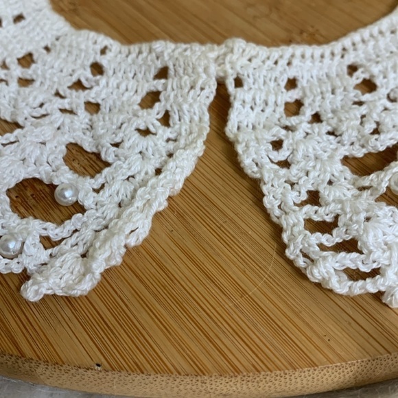 1980's Vintage Handmade Crochet Pearl White Round Yoke Collar - Picture 13 of 17